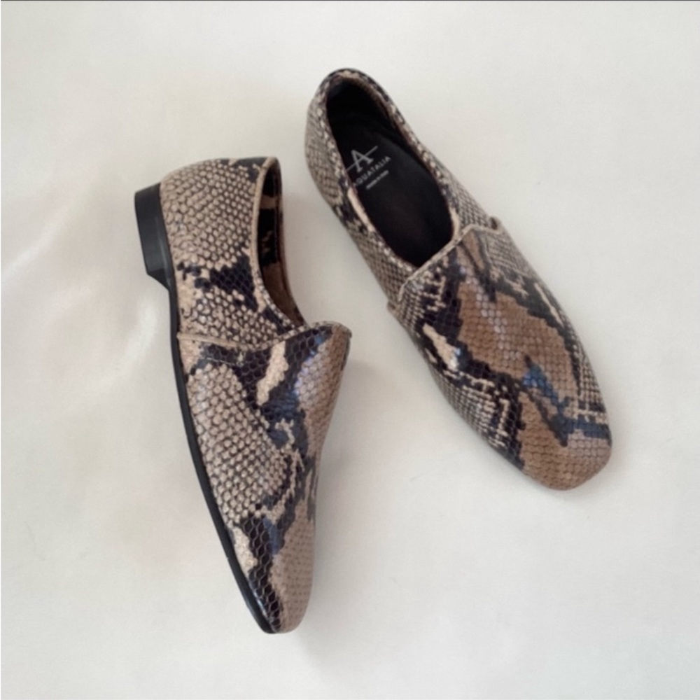Aquatalia Revy Tan Black Sanke Embossed Slip On Loafers Flats SZ 5.5 - Picture 5 of 7